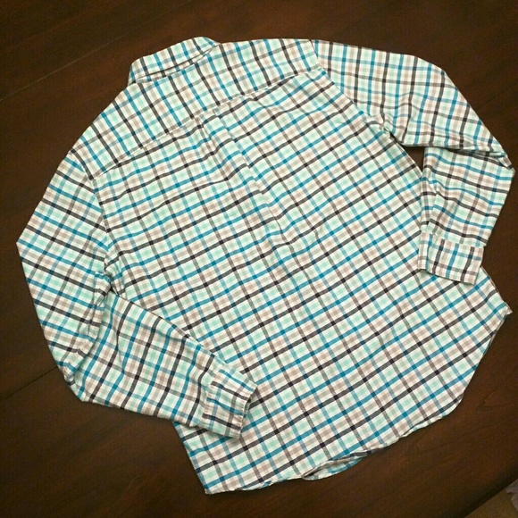 American Eagle Classic Fit Button Down - Large - Picture 4 of 4